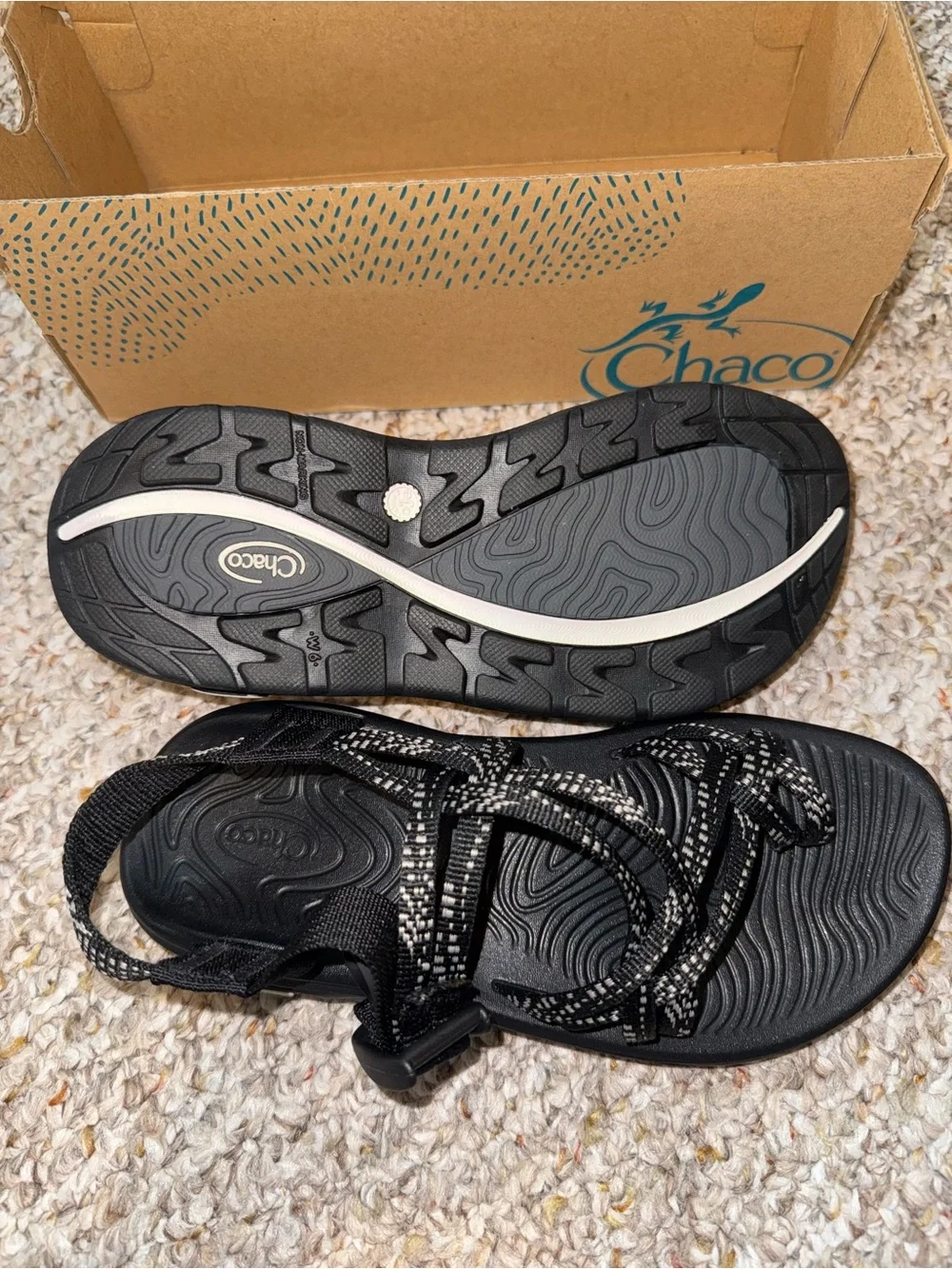 NWT Chacos Womens Size 6 Chacos